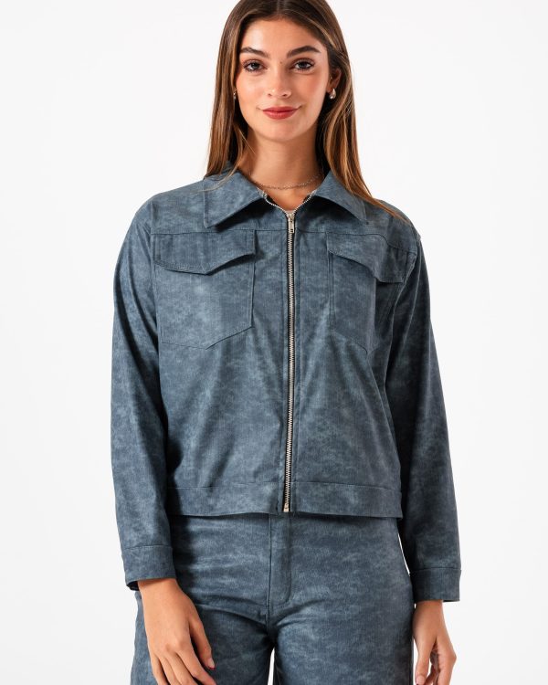 CAMPERA SIMIL JEAN ENGOMADO