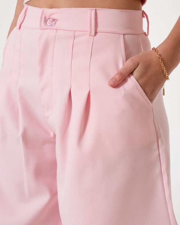 Alternative view of BERMUDA PINZADA SASTRERO