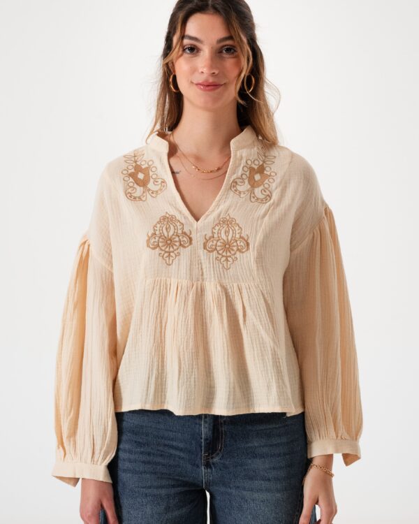 BLUSA BORDADA - Q008