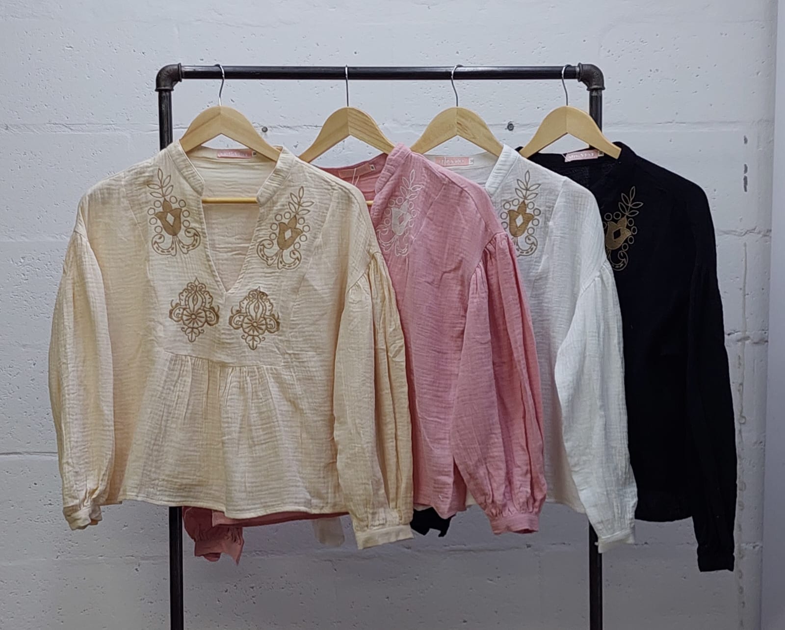 BLUSA BORDADA - Q008 - Imagen 8