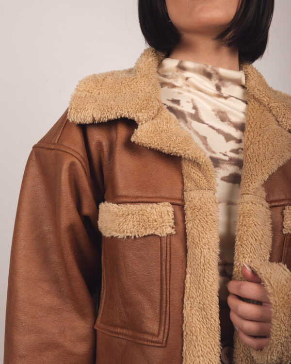 Alternative view of CASACA GAMULAN