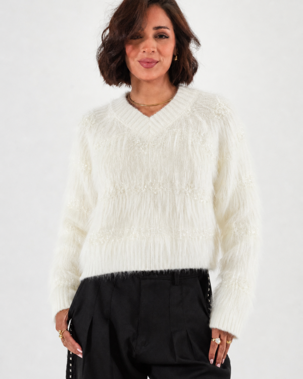 SUETER CON STRASS Y PERLITAS CUELLO V - 06