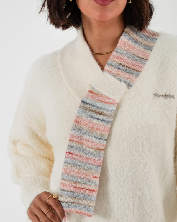 Alternative view of SUETER BUFANDA - 13#