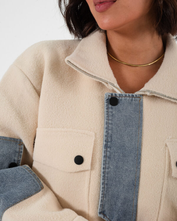 Alternative view of CAMPERA SUETER CON JEANS - 337