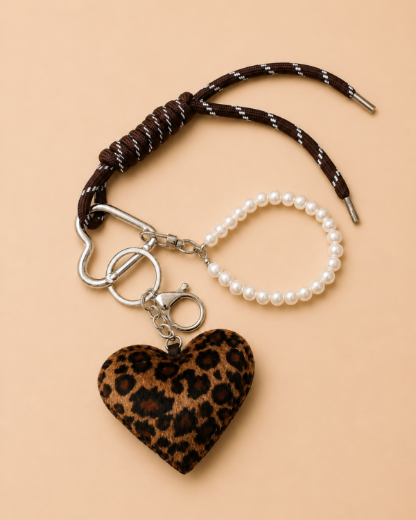 ACCESORIO PARA PASACINTO - CORAZON LEOPARDO