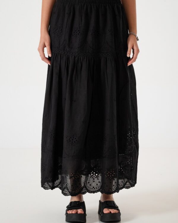 9825 - POLLERA BRODERIE