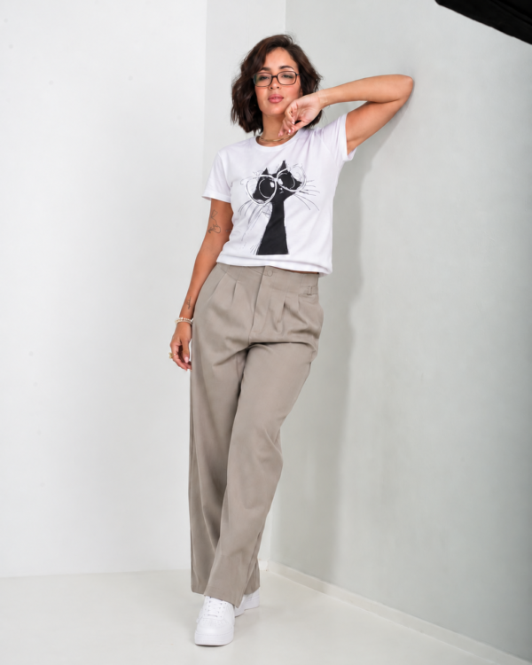 Alternative view of REMERA GATITO